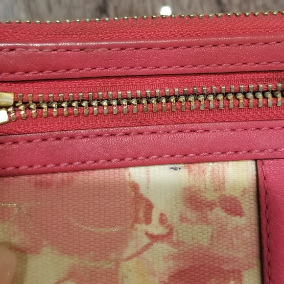 COACH Watercolor Wallet. (Flaws) - Picture 8 of 11